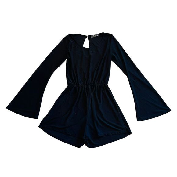 10/$25🦋 Pinc Long Sleeve Black Keyhole Romper - Size Small - Picture 9 of 13